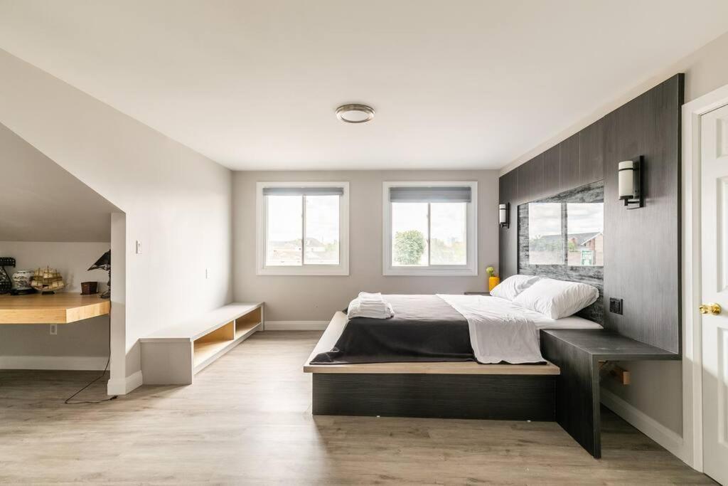 Modern House Newly Furnished 3 Mins Drive To Fall ไนแอการาฟอลส์ ภายนอก รูปภาพ