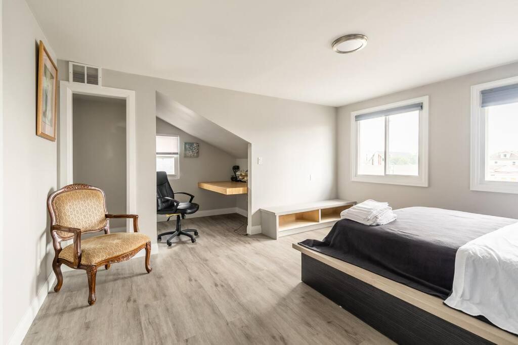 Modern House Newly Furnished 3 Mins Drive To Fall ไนแอการาฟอลส์ ภายนอก รูปภาพ